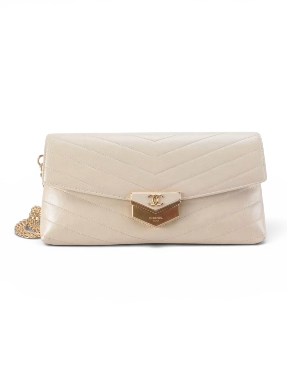 ✧ CHANEL chain wristlet